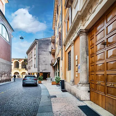 Italianflat - Arena By Side, Old Town Apartment
